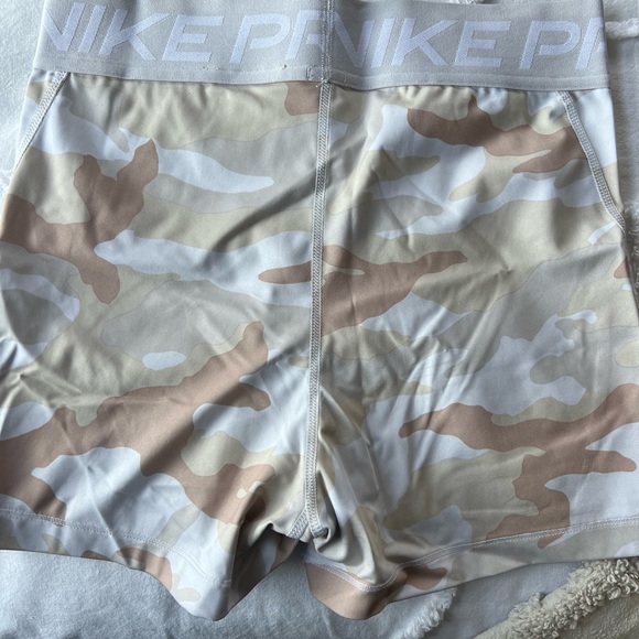 Workout spandex shorts - Picture 5 of 11